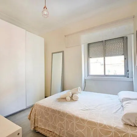 Homestay Quarto De Casal Em Casa Partilhada Ll'S House Lisbon