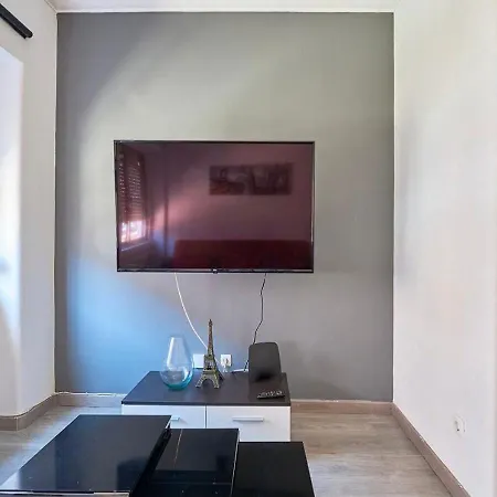 Quarto De Casal Em Casa Partilhada Ll'S House *