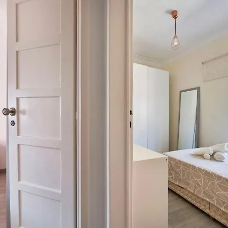Quarto De Casal Em Casa Partilhada Ll'S House Homestay *