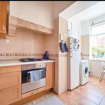 Quarto De Casal Em Casa Partilhada Ll'S House *